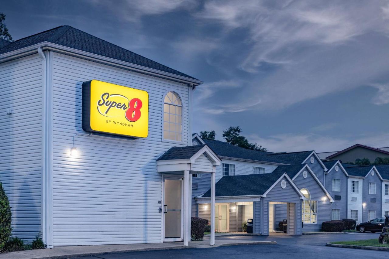 Super 8 By Wyndham Pensacola Hotel Buitenkant foto
