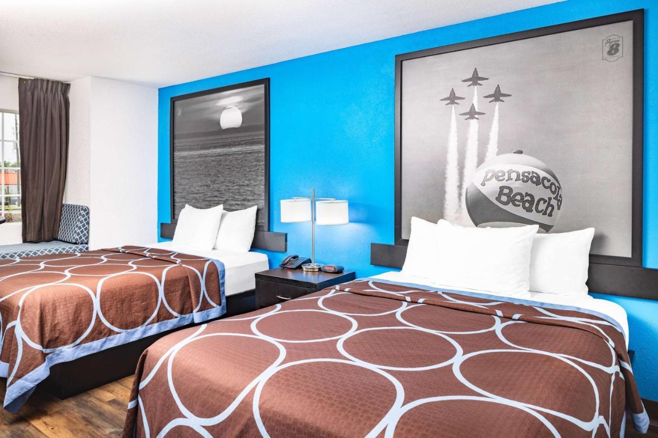 Super 8 By Wyndham Pensacola Hotel Buitenkant foto